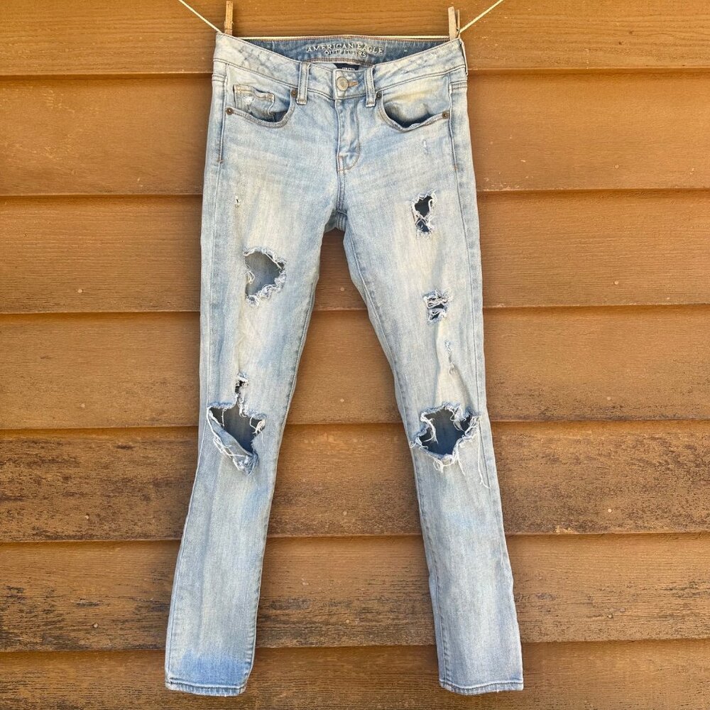 American Eagle Outfitters Stretch Skinny Distressed Light Blue Jeans Size 2 - Picture 1 of 13